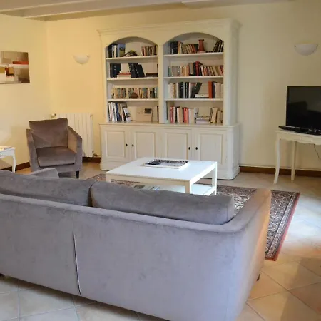 Maison De Charme Avec Piscine Chauffee Et Jardin Prive, Ideale Pour Familles - Fr-1-653-85 Holiday home *