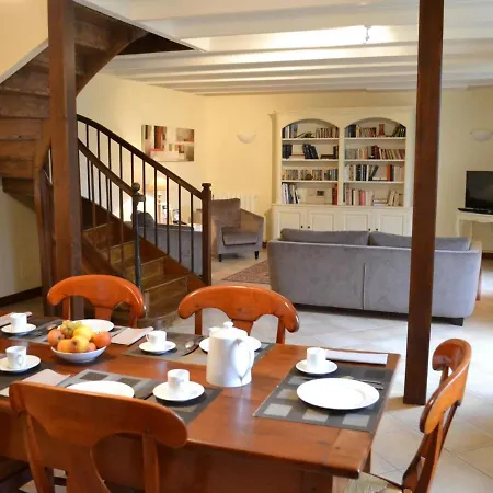 Maison De Charme Avec Piscine Chauffee Et Jardin Prive, Ideale Pour Familles - Fr-1-653-85 Holiday home