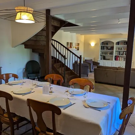 Maison De Charme Avec Piscine Chauffee Et Jardin Prive, Ideale Pour Familles Landhaus