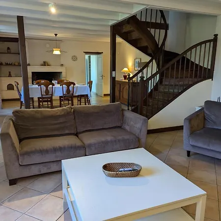 Maison De Charme Avec Piscine Chauffee Et Jardin Prive, Ideale Pour Familles *