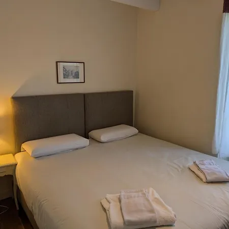 Maison De Charme Avec Piscine Chauffee Et Jardin Prive, Ideale Pour Familles - Fr-1-653-85 *