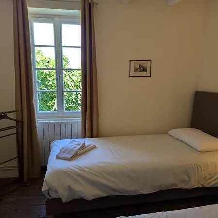 Maison De Charme Avec Piscine Chauffee Et Jardin Prive, Ideale Pour Familles Landhaus *