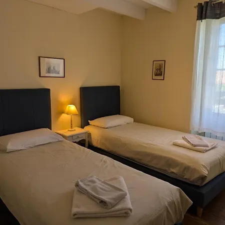 Maison De Charme Avec Piscine Chauffee Et Jardin Prive, Ideale Pour Familles - Fr-1-653-85 *