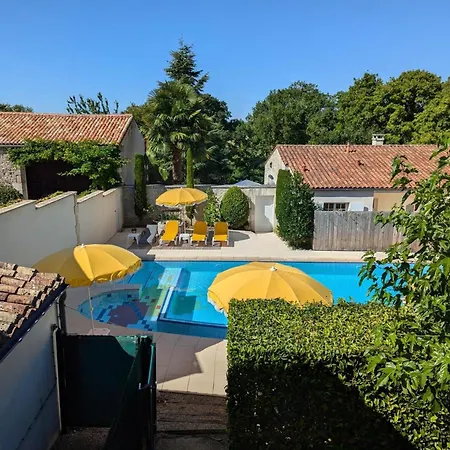 Maison De Charme Avec Piscine Chauffee Et Jardin Prive, Ideale Pour Familles * Saint-Cybardeaux