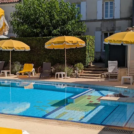 Landhaus Maison De Charme Avec Piscine Chauffee Et Jardin Prive, Ideale Pour Familles Saint-Cybardeaux