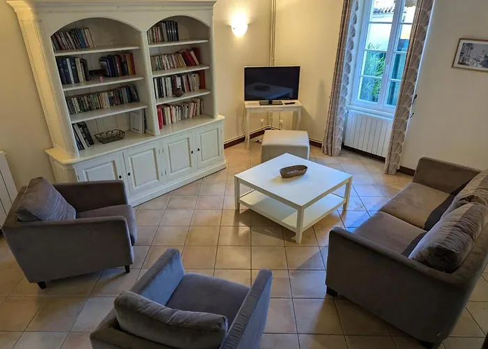 Maison De Charme Avec Piscine Chauffée Et Jardin Privé, Idéale Pour Familles - Fr-1-653-85 Сasa de vacaciones Saint-Cybardeaux