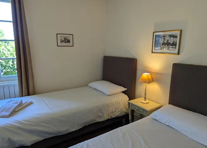 Maison De Charme Avec Piscine Chauffée Et Jardin Privé, Idéale Pour Familles - Fr-1-653-85