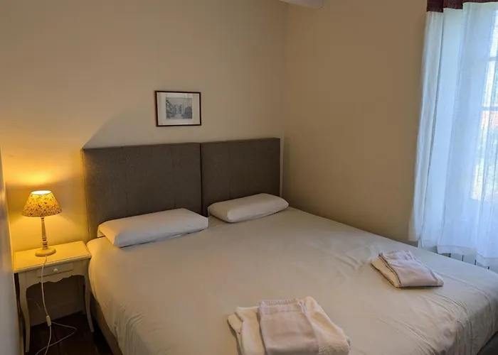 Maison De Charme Avec Piscine Chauffée Et Jardin Privé, Idéale Pour Familles - Fr-1-653-85 *