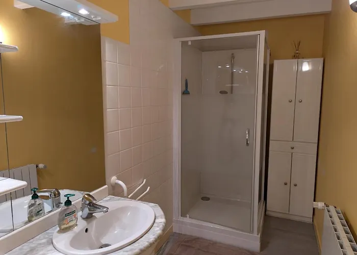 Сasa de vacaciones Maison De Charme Avec Piscine Chauffée Et Jardin Privé, Idéale Pour Familles - Fr-1-653-85