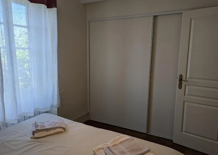 Maison De Charme Avec Piscine Chauffée Et Jardin Privé, Idéale Pour Familles - Fr-1-653-85 Saint-Cybardeaux