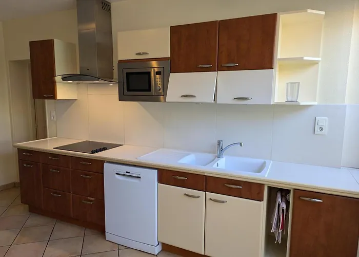 Maison De Charme Avec Piscine Chauffée Et Jardin Privé, Idéale Pour Familles - Fr-1-653-85 *